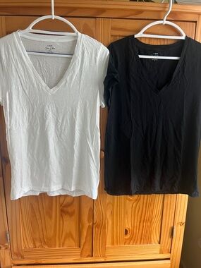 Bundle of 2 J.Crew Slub Cotton Short Sleeve V-Neck Tee Duo in White and Black